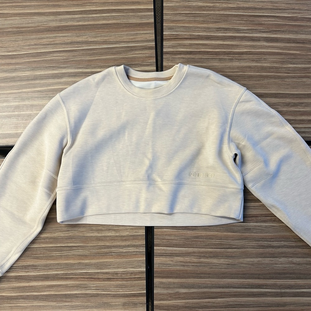 lululemon Softstreme Cropped Crewneck Pullover; size 6
